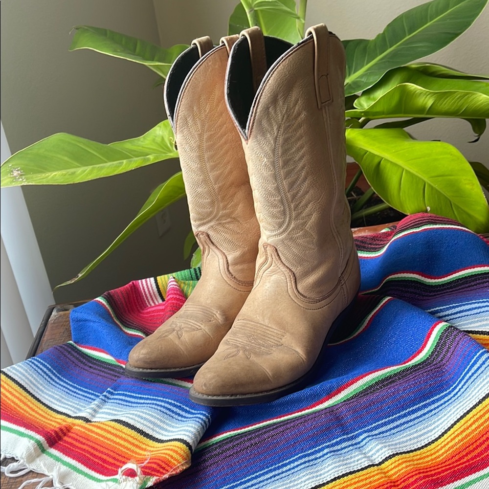 LAREDO Tan  Cowboy Boots